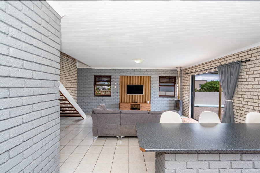 4 Bedroom Property for Sale in Myburgh Park Western Cape